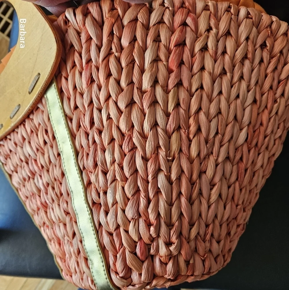 Seagull Studios "Urban Beach" Tangerine Raffia with Cornhusk Wooden Handles Bag - Picture 11 of 15